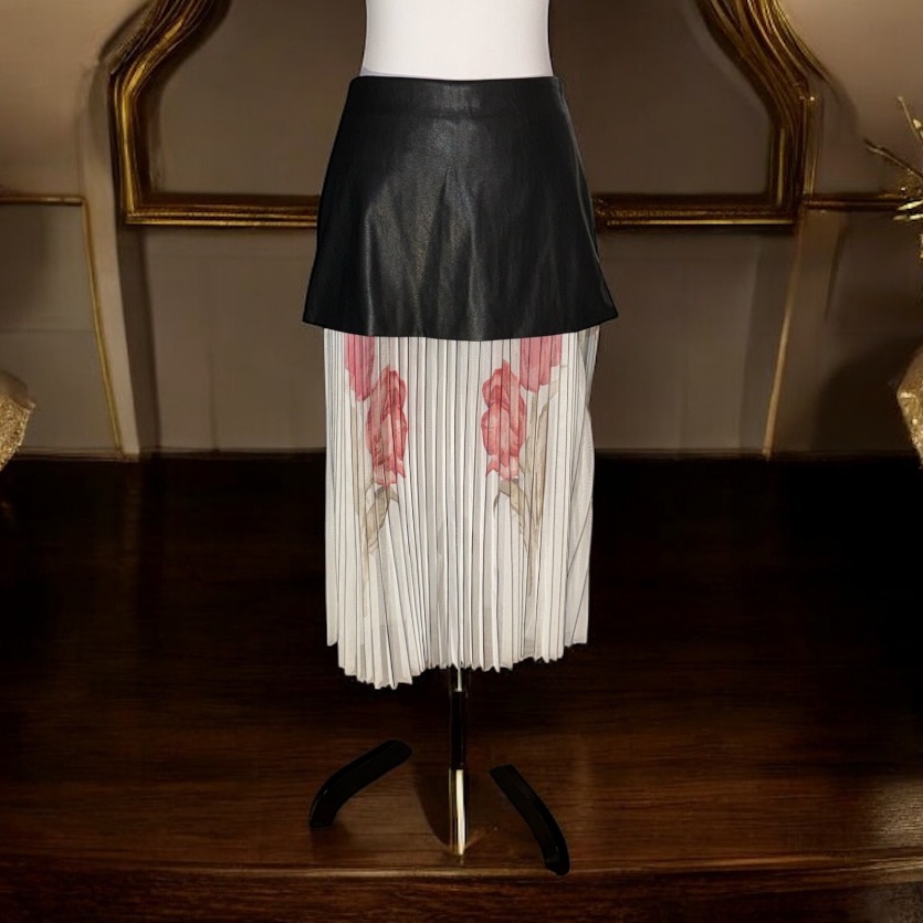 Le Superbe Skirt Sz Small Nwot